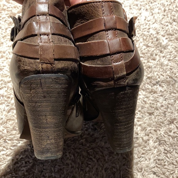 Arturo Chiang leather booties. - Picture 3 of 9